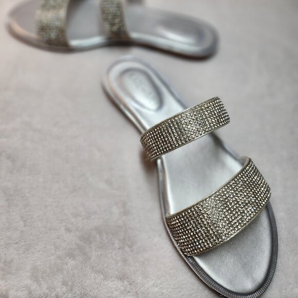 *New Low Price!* Kate & Mel Silver Slides - Picture 12 of 16